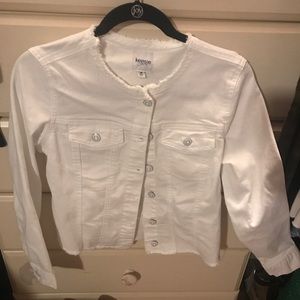 Awesome White jean jacket size Medium. 💕